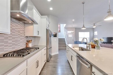 10459 E 25th Dr, Aurora, CO 80010 - photo 6