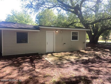 6706 Peter Rabbit Dr N, Jacksonville, FL 32210 - photo 3