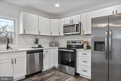 2809 Manoff Rd, Halethorpe, MD 21227 - photo 5