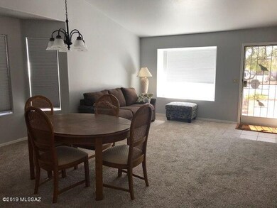 Living room/dining area