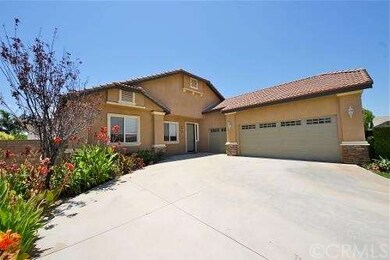 Long driveway, 3 car garage