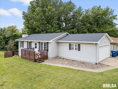 2303 W 57th St, Davenport, IA 52806 - photo 2