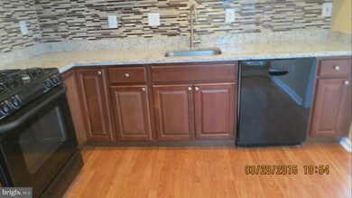 8210 Catbird Cir unit 201, Lorton, VA 22079 - photo 6