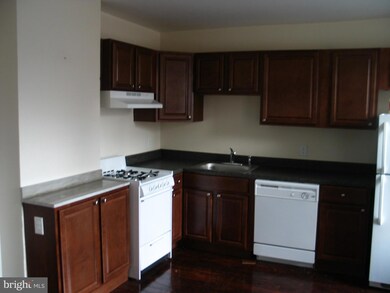306 S Union St unit 2, Kennett Square, PA 19348 - photo 4