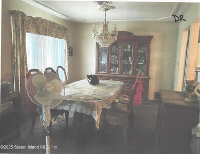610 Woodrow Rd, Staten Island, NY 10312 - photo 4