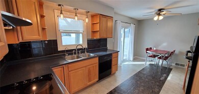 356 22nd St NW, Cedar Rapids, IA 52405 - photo 6