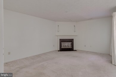 2112 Whitehall Rd unit 1A, Frederick, MD 21702 - photo 3