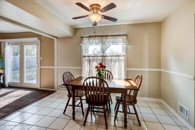 Eat-in-kitchen
