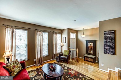 2562 James Monroe Cir, Herndon, VA 20171 - photo 4