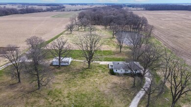 449 S 350 W, Valparaiso, IN 46385 - photo 5