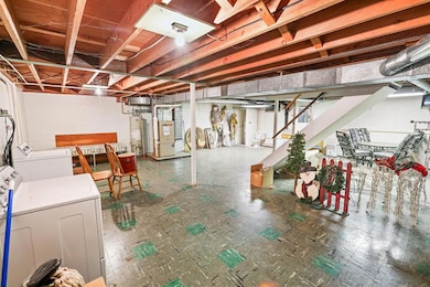 716 Elm St, Pella, IA 50219 - photo 7