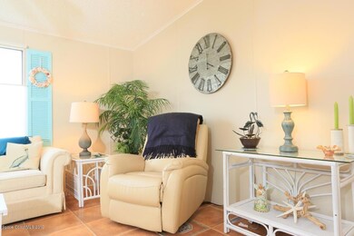 6 1021 Sebastian Rd - Living Room - View