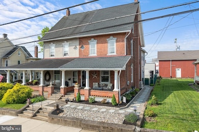 616 Arch St, Perkasie, PA 18944 - photo 2