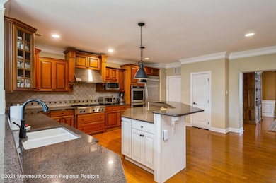 06_20RidgeviewWay_177004_Kitchen_HiRes