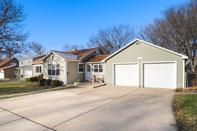 120 S Hubbard St, Algonquin, IL 60102 - photo 6