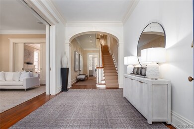 Gracious entry with drooling details