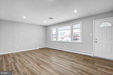 1041 Laurelee Ave, Reading, PA 19605 - photo 4