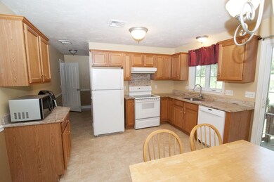10 Jen Paul Way unit B, Milford, MA 01757 - photo 4