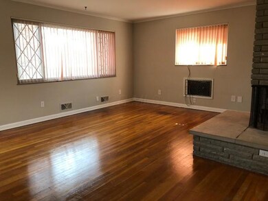 261 S Napoleon Ave, Columbus, OH 43213 - photo 4