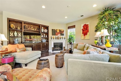 Large Great Room with built in Media Center, Gas F