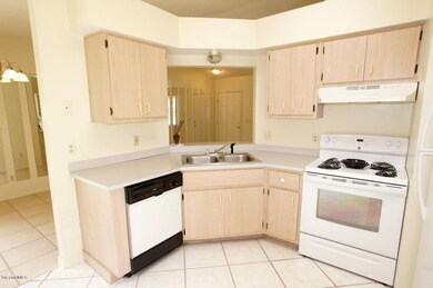 Everett 5100-Kitchen (Medium)