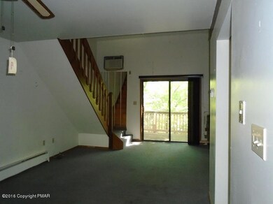 129 Meadow View Ct, Bushkill, PA 18324 - photo 3