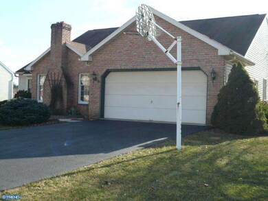 2945 Linda Ln, Reading, PA 19608 - photo 4