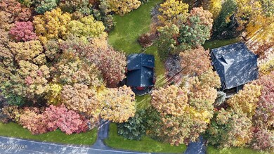 315 Surrey Dr, Hawley, PA 18428 - photo 3