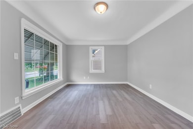 19160 Raymond St, Maple Heights, OH 44137 - photo 4