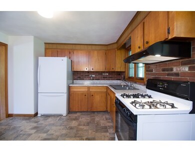15 Bruce St, Uxbridge, MA 01569 - photo 5