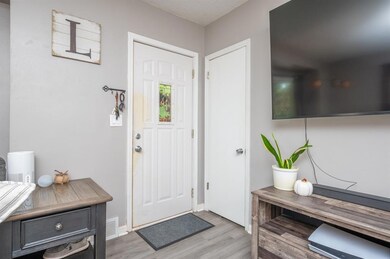 3935 54th St, Des Moines, IA 50310 - photo 2