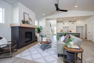 1225 N Meadowglen Ave unit GPS not updated use, Meridian, ID 83642 - photo 7