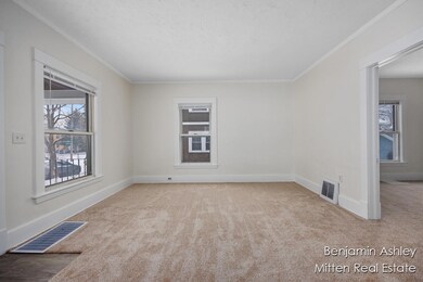 1017 11th St NW, Grand Rapids, MI 49504 - photo 4