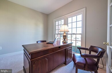 5715 Regal Crest Ct, Clifton, VA 20124 - photo 4