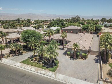 circular driveway