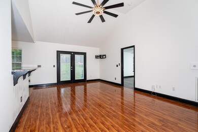 9429 Hackberry - living area 2