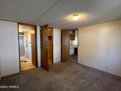 Primary Suite with walk in closet