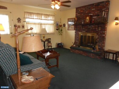 1707 Briarwood Dr, Blackwood, NJ 08012 - photo 2