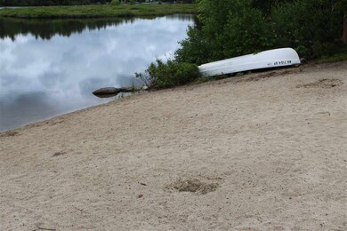 Waterfront on Belleau Lake, this not the Woodman L
