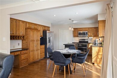 9323 Hall Dr, Lenexa, KS 66219 - photo 5