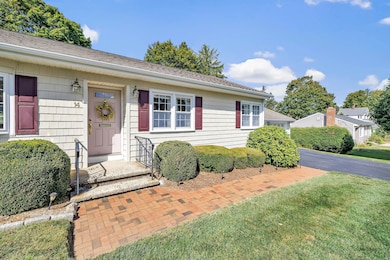 14 Oakland Dr, Trumbull, CT 06611 - photo 2