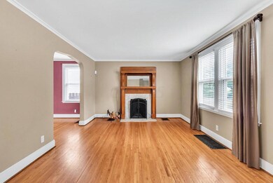 370 Glenmont Ave-8-SMALL