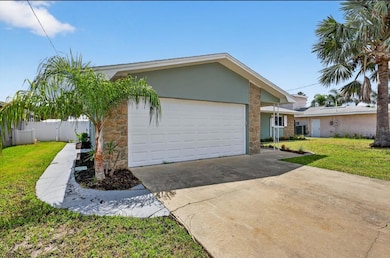 2175 Edythe Dr, Dunedin, FL 34698 - photo 2