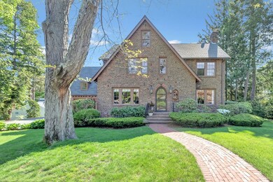 207 Crosby St, Arlington, MA 02474 - photo 2