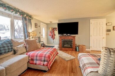 45 Wakefield St, Indian Orchard, MA 01151 - photo 3