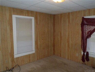 1302 Caldwell St, Statesville, NC 28677 - photo 2