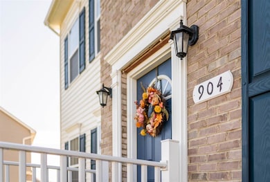 904 Waterton St, Staunton, VA 24401 - photo 2