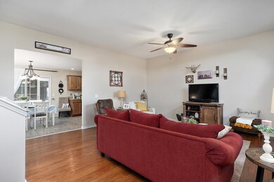 1215 W Robin-5
