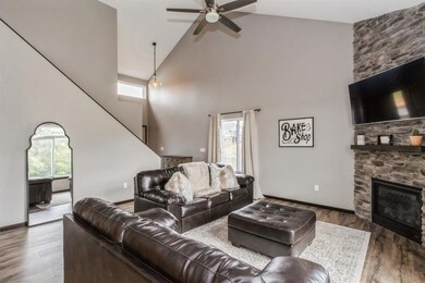 304 Dawson Dr, West Branch, IA 52358 - photo 3