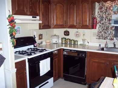 139 West St unit 14, West Hatfield, MA 01088 - photo 6